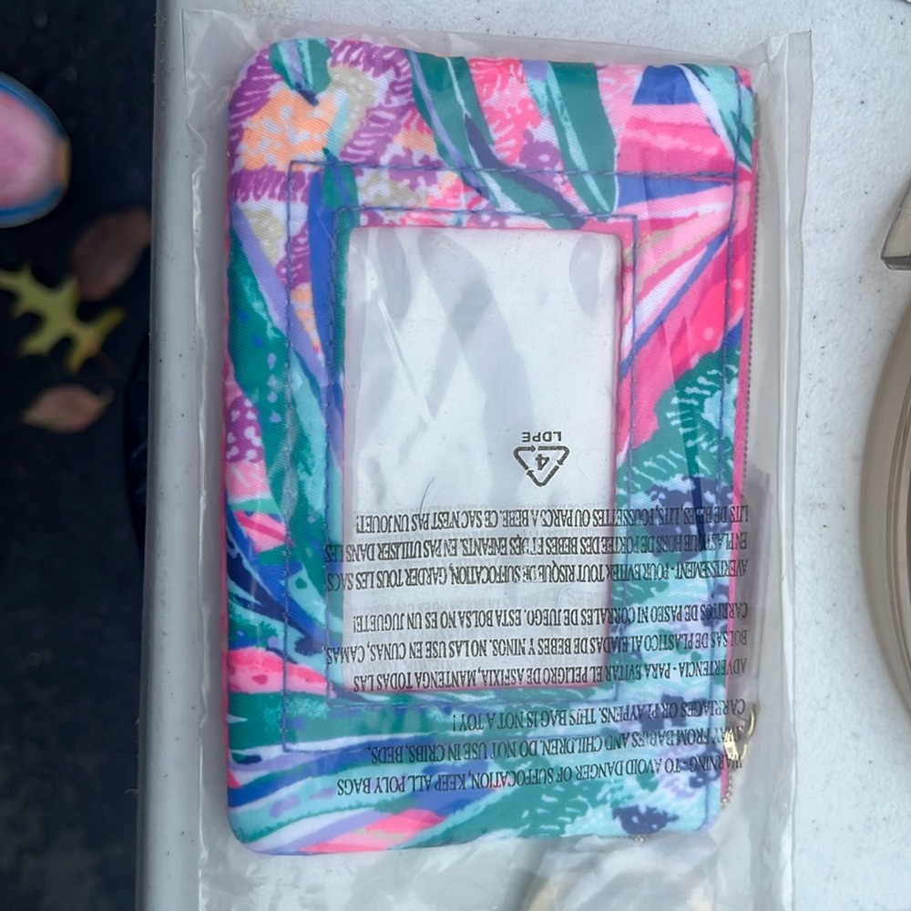Lilly Pulitzer Key ID Case. Gypser Paradise print